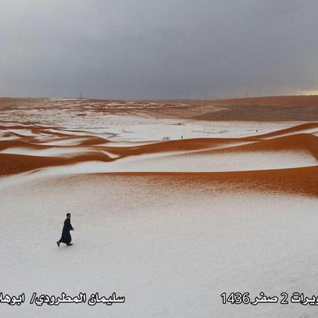 Schnee in der Wüste von Saudi Arabien