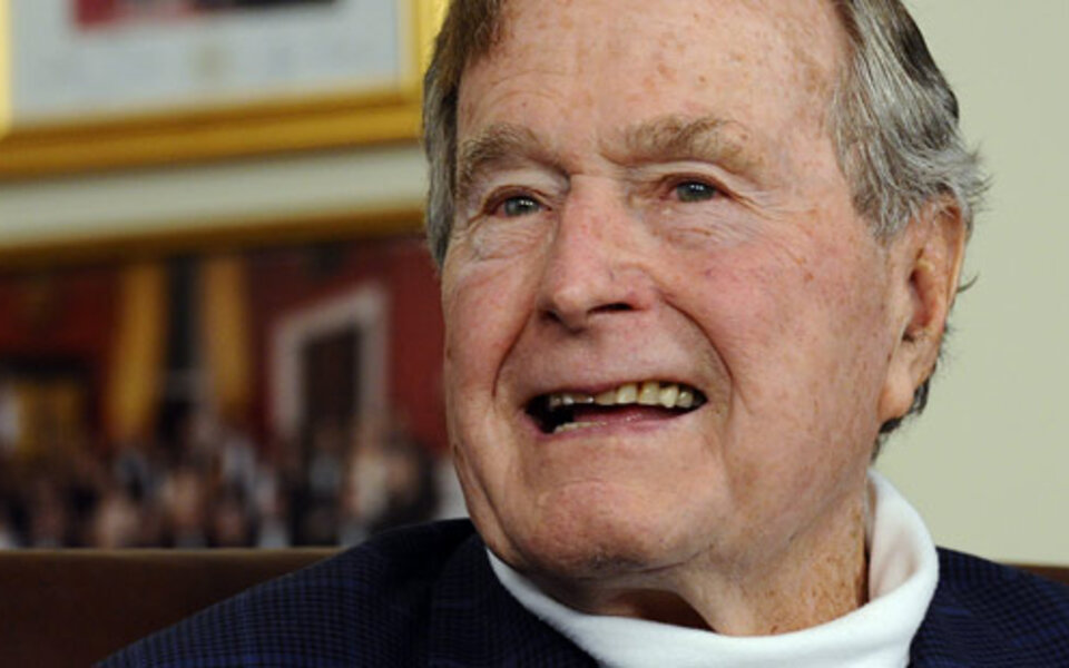 Ex-Präsident Bush nach Sturz im Spital