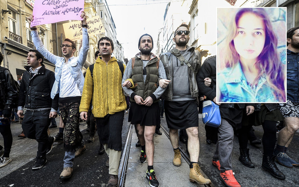 Türkische Männer protestieren im Mini-Rock