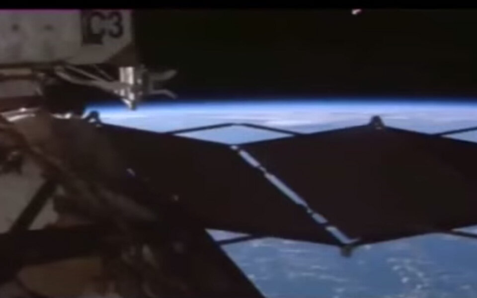 UFO über der ISS gesichtet
