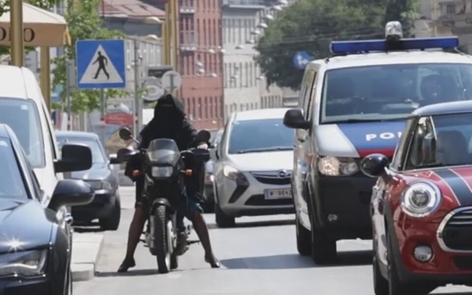 Burka-Bikerin in Wien gesichtet