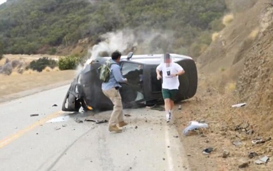 BMW-Fahrer überlebt extremen Crash