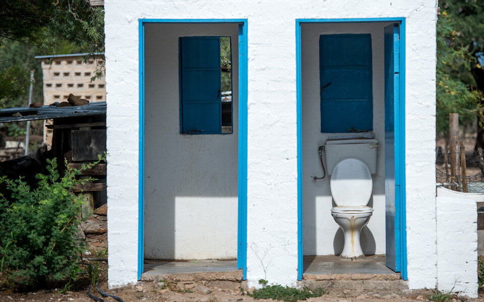 Regierung schenkt Indern zur Hochzeit Toiletten