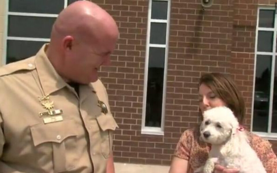Sheriff rettet Hund mit Mund-zu-Mund-Beatmung