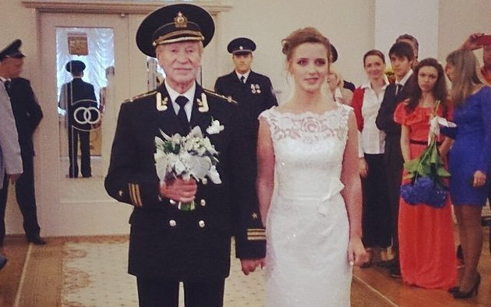 Russe (84) heiratete 24-Jährige