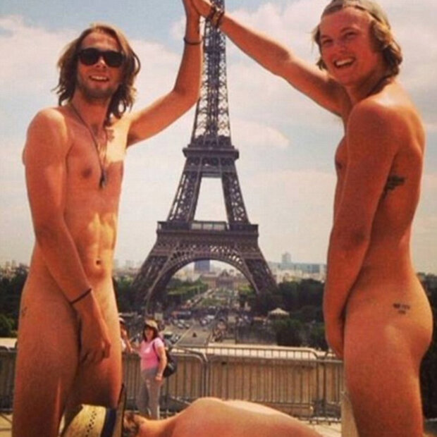 Nackt-Touristen in Paris