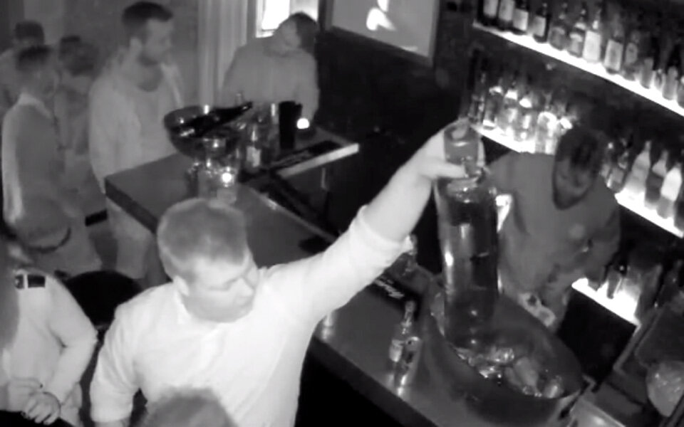 Pechvogel vernichtet 1000-Euro-Vodka